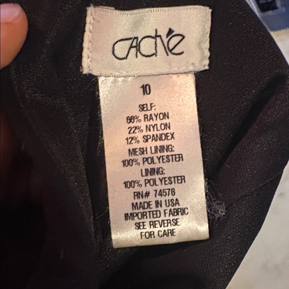 Vintage Cache black
Dress size 10 - made in USA - Picture 6 of 6